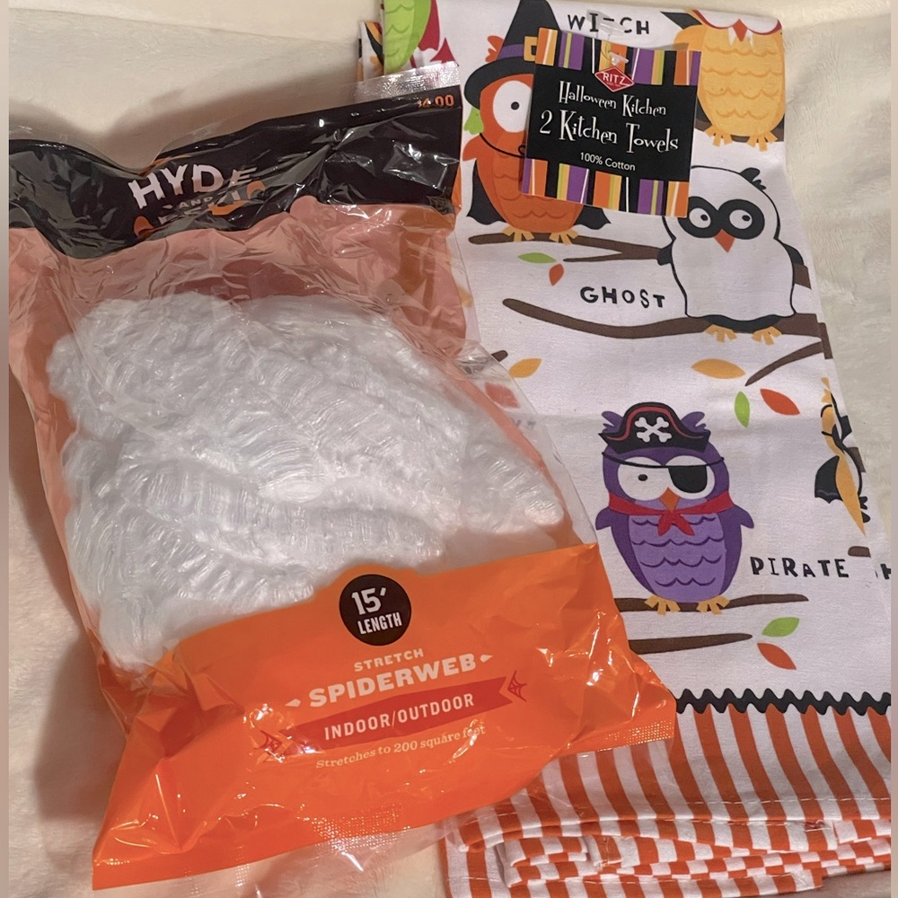 Halloween Towels & Fake Spiderwebs
